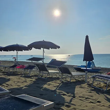 アパート Monolocale Agesidamo *