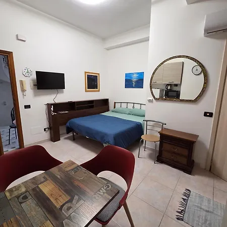 Monolocale Agesidamo アパート *